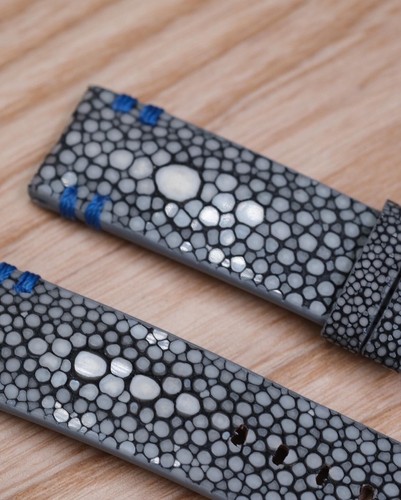 Cinturino orologio fatto - , a