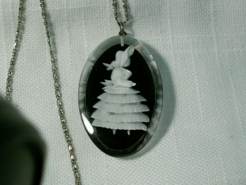 Collana vintage con ciondolo - con,