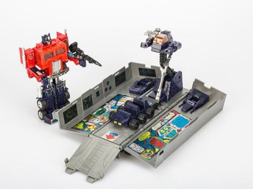 Transform optimus prime - transform,