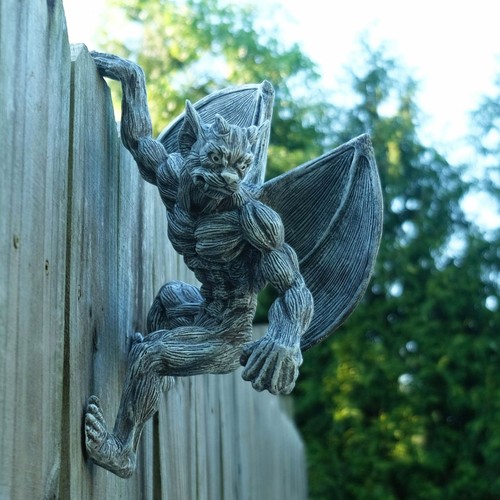 Statua gargoyle arrampicata - arrampicata, in