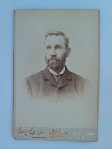 Cabinet card handsome man - card:,
