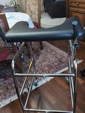 deambulatore per anziani e