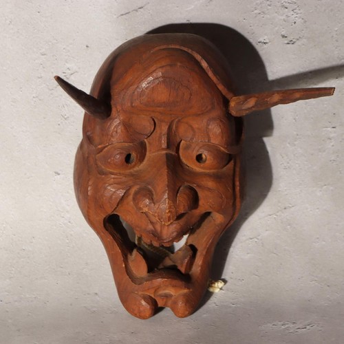Maschera giapponese antica - , in