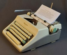 Classic 1967 Script Font Olympia Monica Typewriter W New Ribbon, Spare & tipp-ex