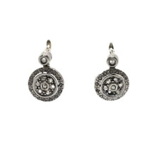 Paio di orecchini con diamanti, realizzati in oro titolo inferiore e argento