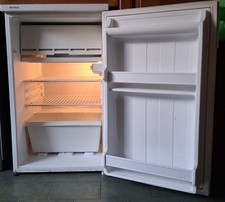 frigorifero Indesit bianco piccolo usato ben tenuto.