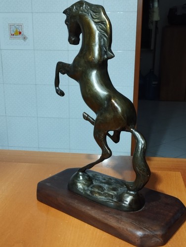 Scultura cavallo rampante