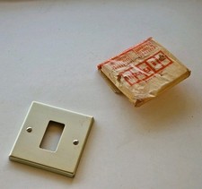 BTICINO MAGIC PLACCA OXIDAL con viti 1 posto-foro centro ORIGINALE scatola tonda