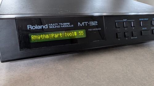 Roland 32 - roland, mt-32