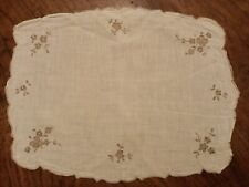 Centrino In Batista Di Cotone finissimo Ricamato A Mano
