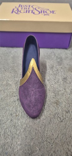 Just the right shoe - right,
