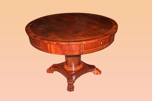 Tavolo circolare con cassetti