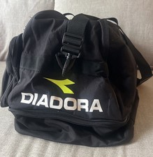 Borsone Diadora Red Team, dimensioni grandi, perfetto per giochi o viaggi, nuovo senza etichette