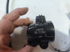 COMMODO DROIT D OCCASION YAMAHA XS 650  AVEC SON CABLE MANQUE BOUTON TIRETTE