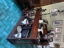 Bellissimo mobile in legno massiccio con colonnine tornite porta oggetti