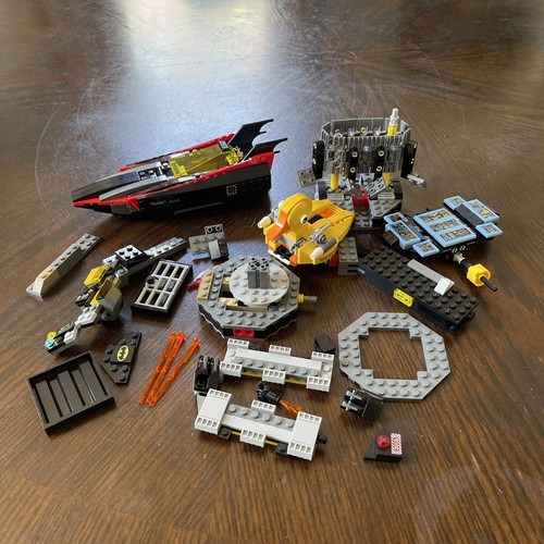 Lego batman 70909 batcaverna - batman,