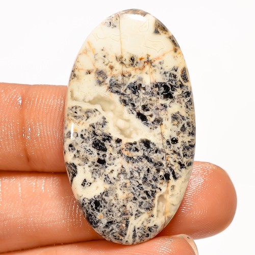 Pietra preziosa cabochon ovale