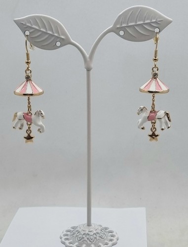 Orecchini con cavallino bianco - orecchini,