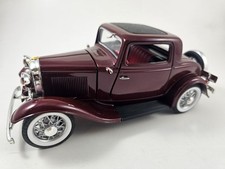 Modellino auto RoadSignature 1:18 1932 Ford 3 finestrini coupè