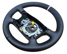 Volante sportivo in pelle