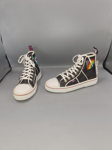 Scarpe ginnastica nuove con - da,