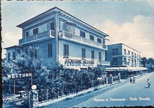 Marina di Pietrasanta Viale Versilia 1956 cartolina azzurrata / postcard viaggia