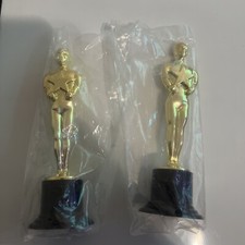 Bomboniera festa cerimonia trofeo oro partecipazione millennial novità numero 2 oggetti