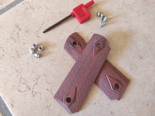 Colt 1911 wood grip - colt,