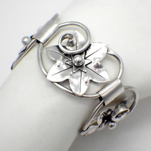 Bracciale maglia floreale