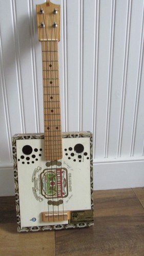 Cigar box guitar - cigar,
