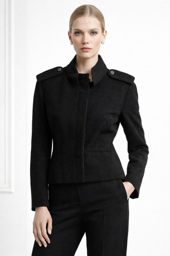 Chanel petite veste - chanel,