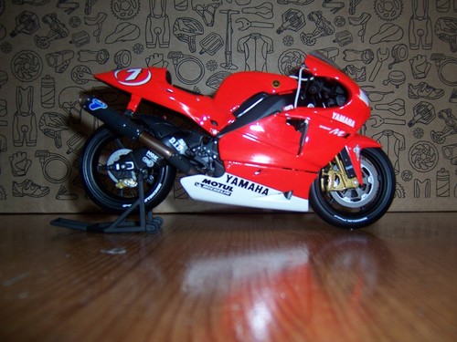 Yamaha yzr carlos checa - yzr-m1,
