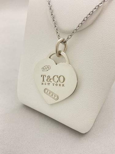 Autentica collana con ciondolo