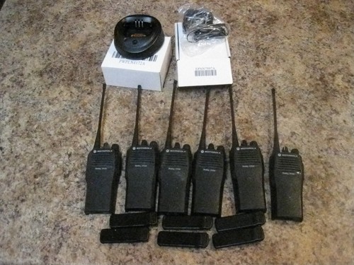 Motorola cp200 aah50rdc9aa1an - motorola,
