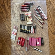 Lotto 37 Rossetti HTF Revlon