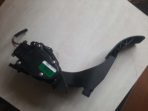 Pedale acceleratore elettrico