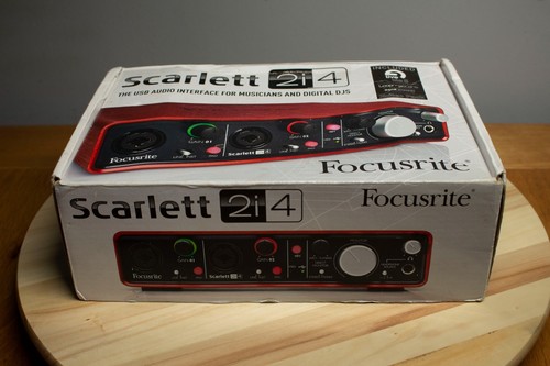 Focusrite scarlett 2i4 1a - 2i4, (1a
