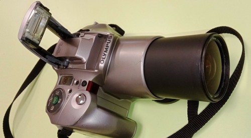 Appareil photo bridge reflex