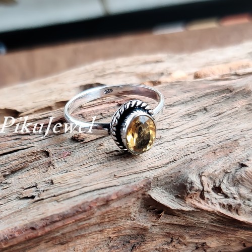 Anello fatto mano - mano, in