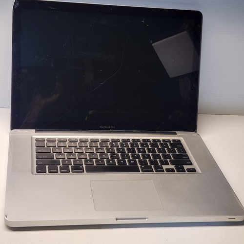 Apple macbook pro fine - 15",