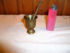 piccolo Mortaio x piccole preparazioni ottone + pestello usato leggi H 5 X 4 CM