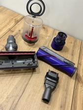 Dyson V10 completo di