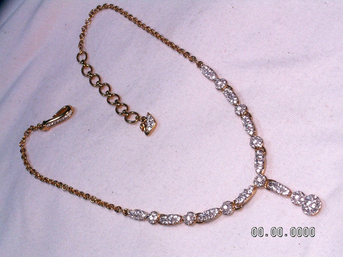 Collana goccia con - a,