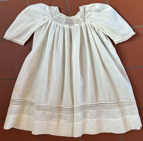 Antico abito vestito battesimo