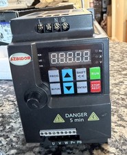 2.2KW / 220V / 9.6A Inverter 1