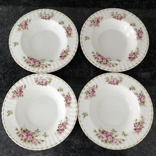 Royal Albert fiore del mese