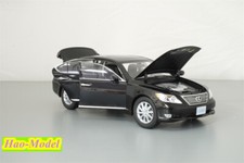 Modellino auto Norev 1:18