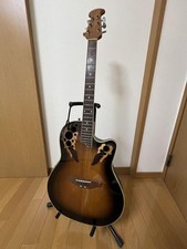 Chitarra acustica Applause di
