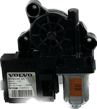 Motorino alzacristallo posteriore destro VOLVO V50 codice: 31264191AA anno 2004