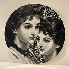 Mikasa Memoir piastra rotonda 12 pollici caricatore stile Fornasetti Japan Bone China